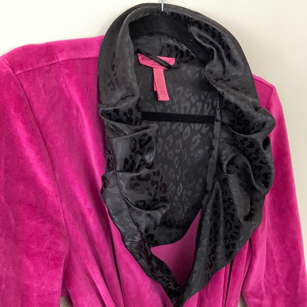 Betsey Johnson Robe - Picture 2 of 8
